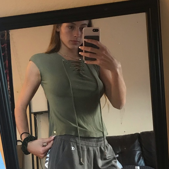 👚GUESS Lace Up Olive Green Soft Short Sleeve👚 - Picture 3 of 6